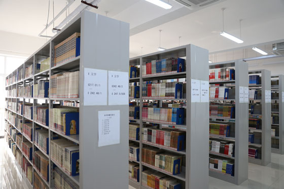 
圖書館內景1

圖書館內景2

圖書館內景3